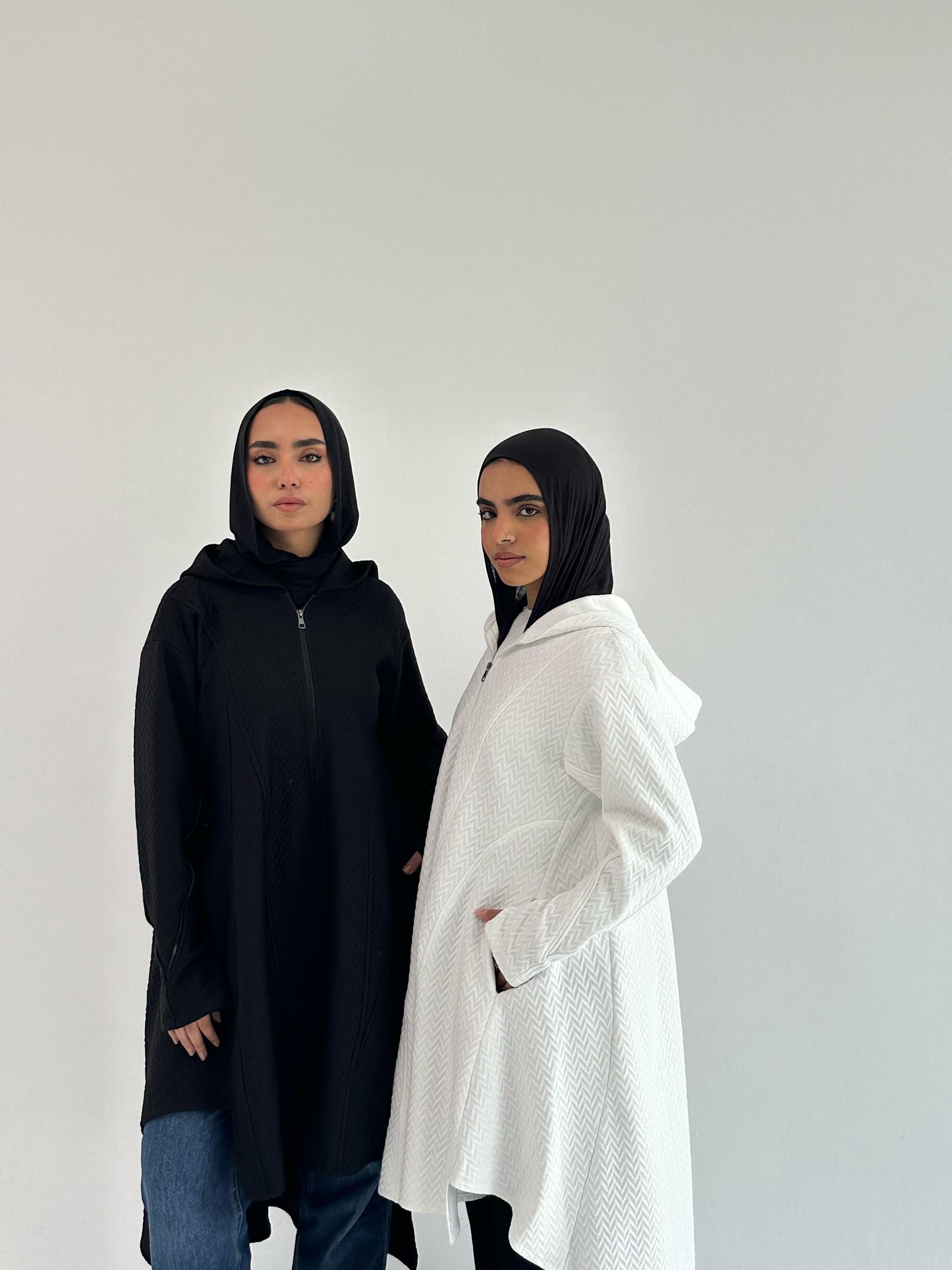 Bold Zigzag Zipper Jacket - White