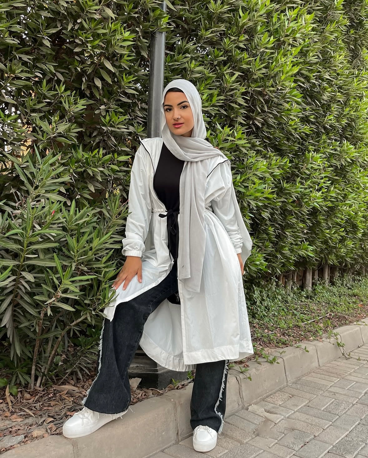 Full-length Drawstring Jacket - White