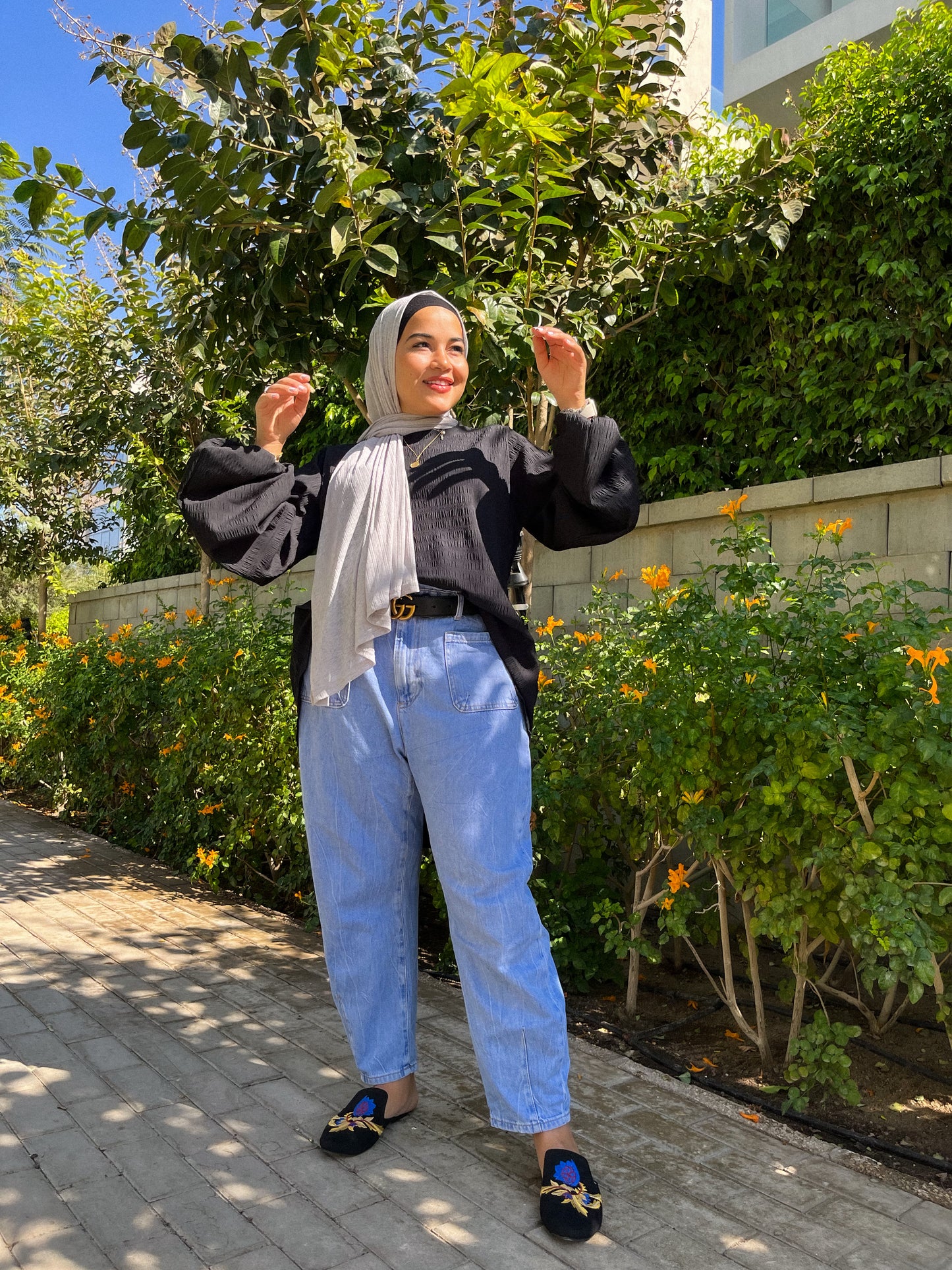 Puffed Sleeves Blouse - Black