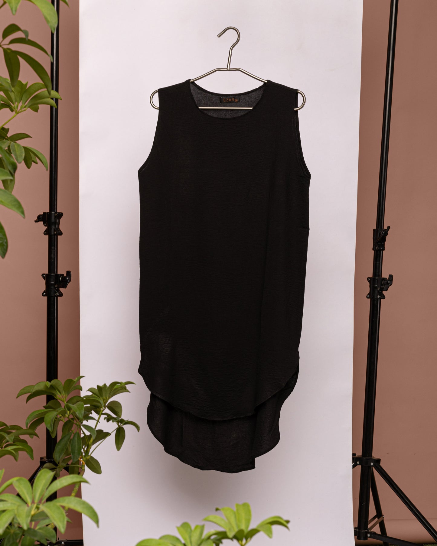 Basic Sleeveless mid-length- Black